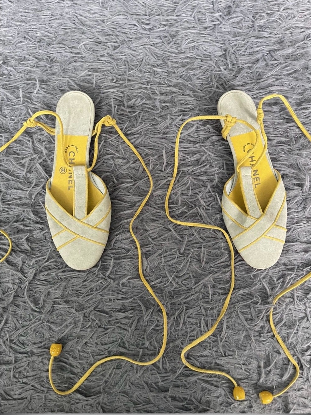 Vintage Chanel pale yellow and off-white suede lace-up flat sandals - Picture 2 of 8